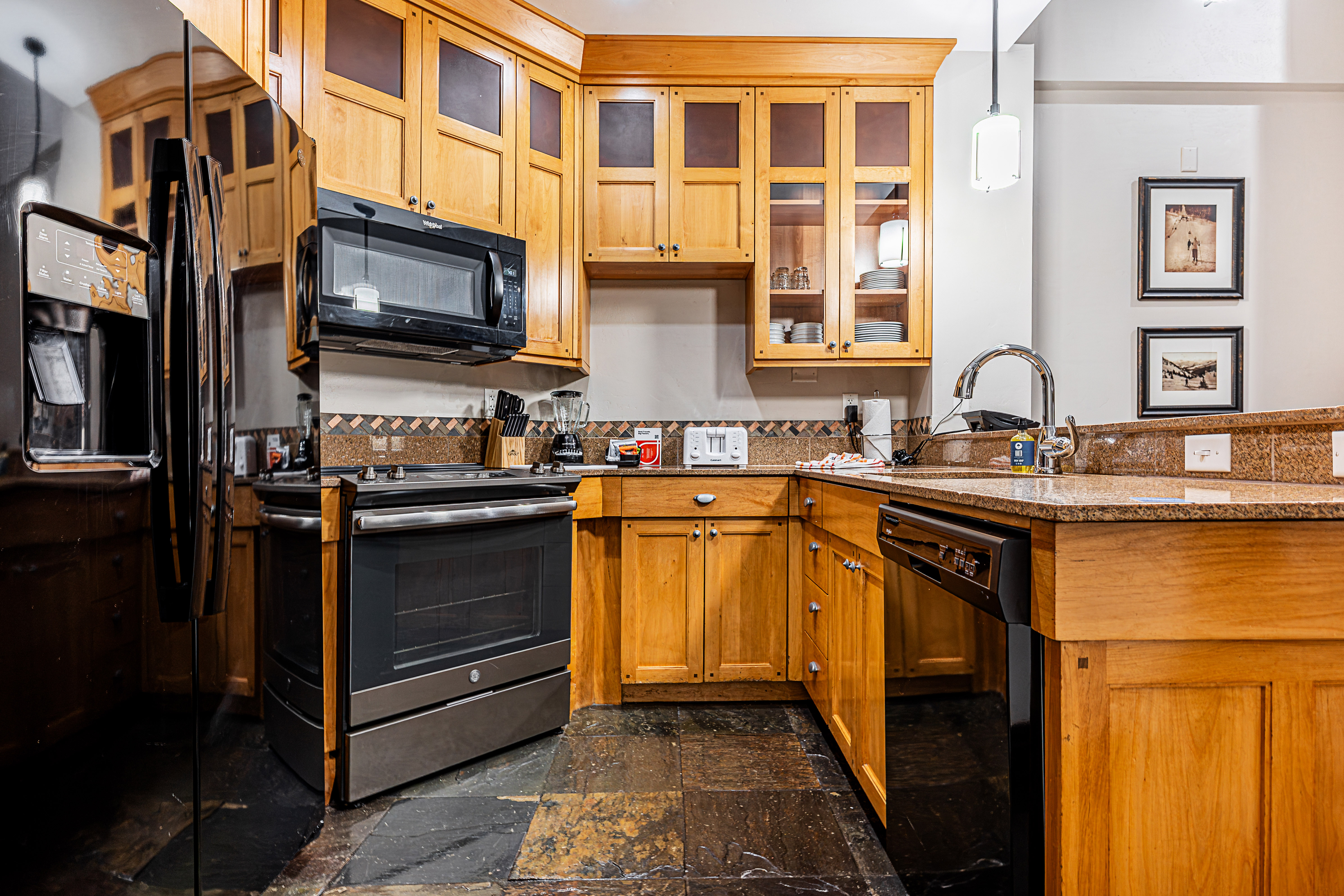 2-Bedroom Canyons Ski-in/Ski-out with Resort Amenities — 3