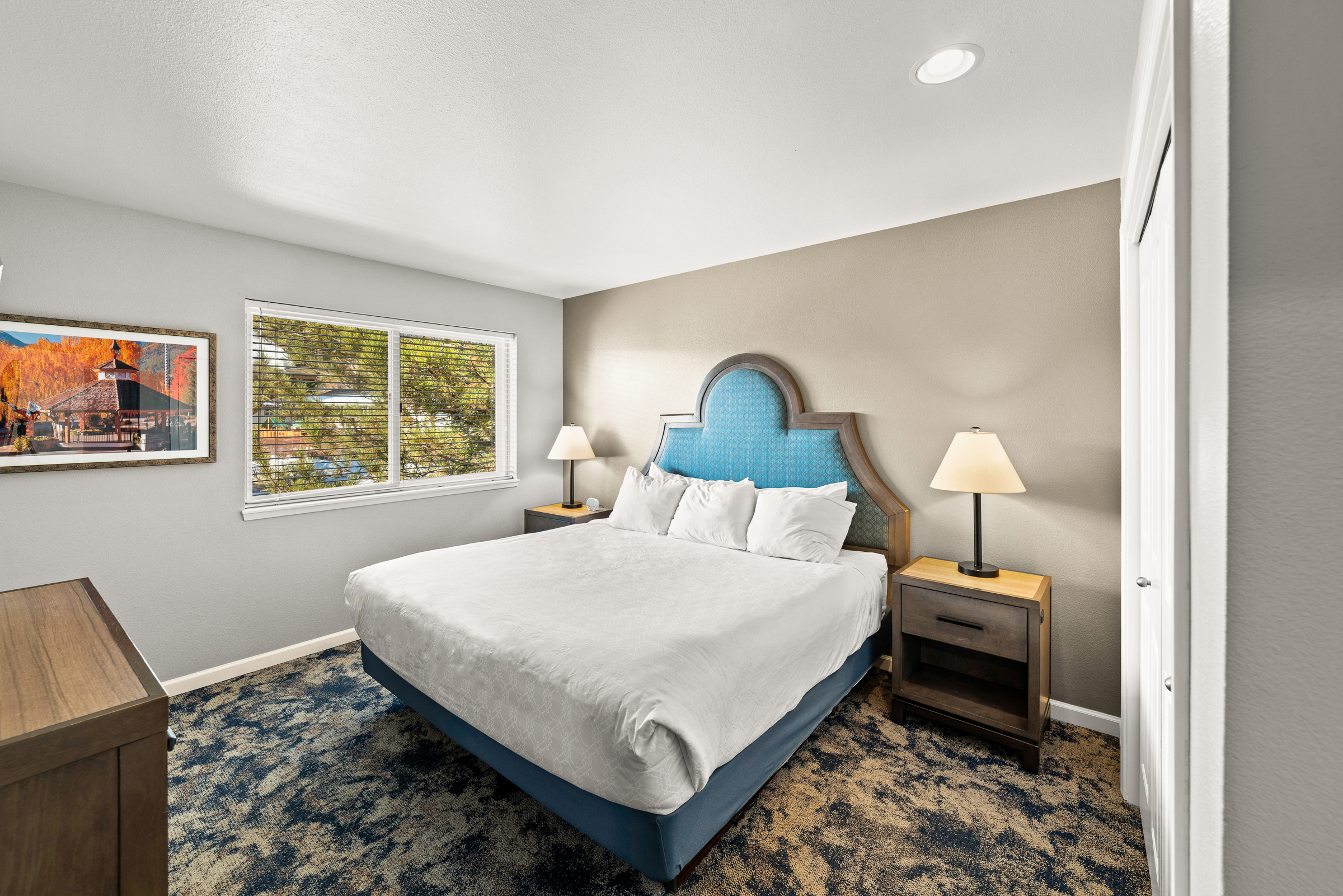 Village Festhaus 2BR Pools & Year-Round Hot Tubs — 2