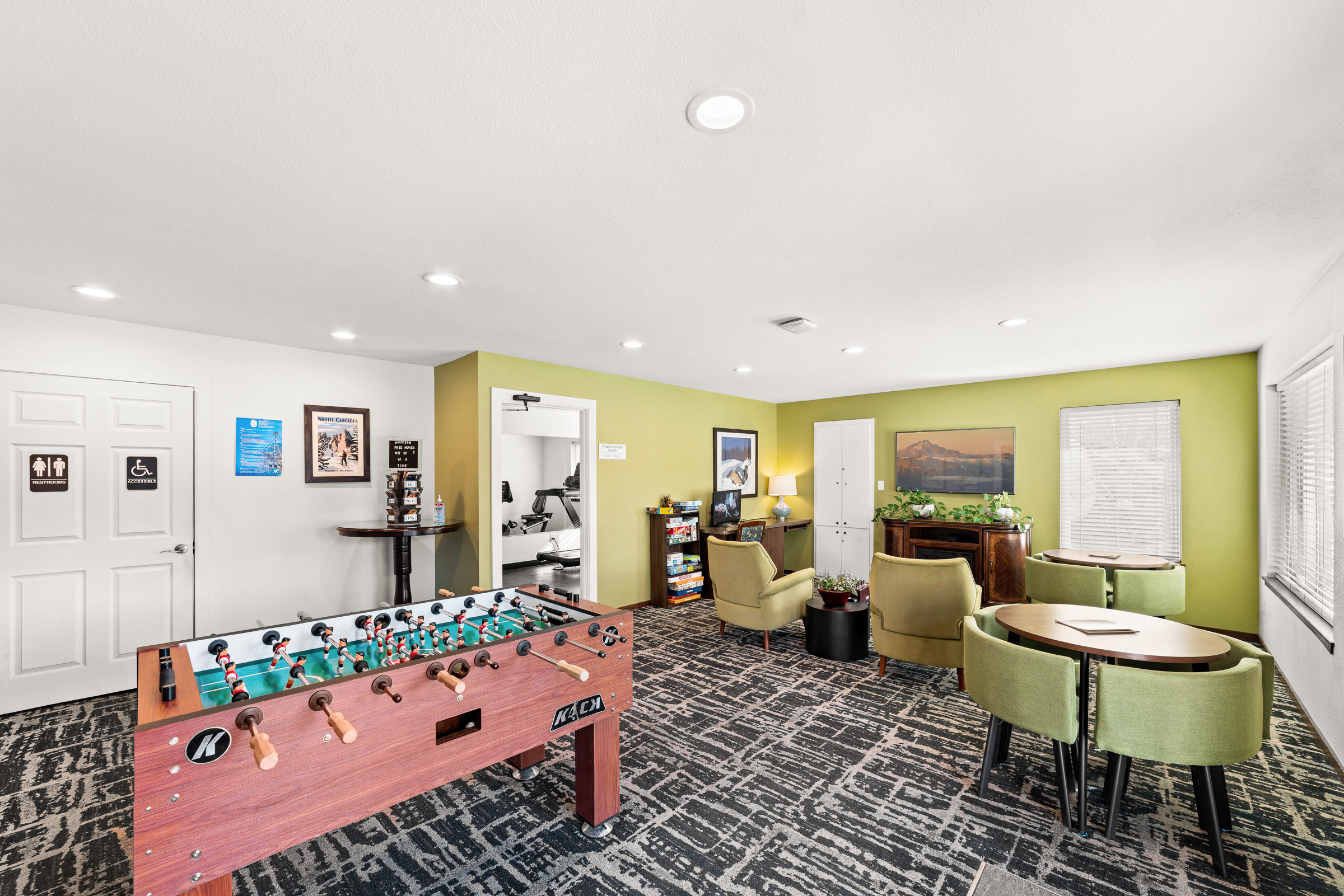 Village Festhaus 2BR Pools & Year-Round Hot Tubs — 5