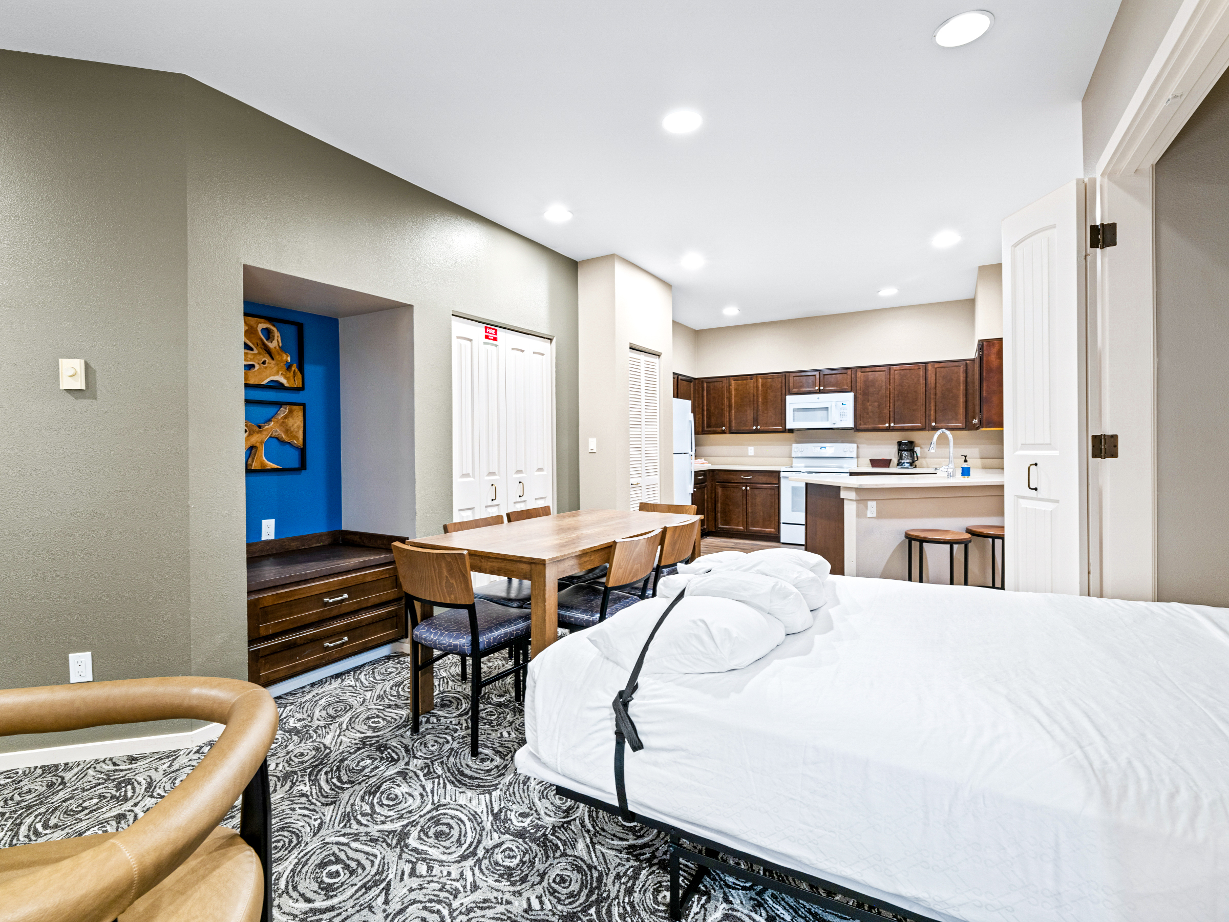 3BR Near west entrance, Pool, Hot Tub, Game Room — 2