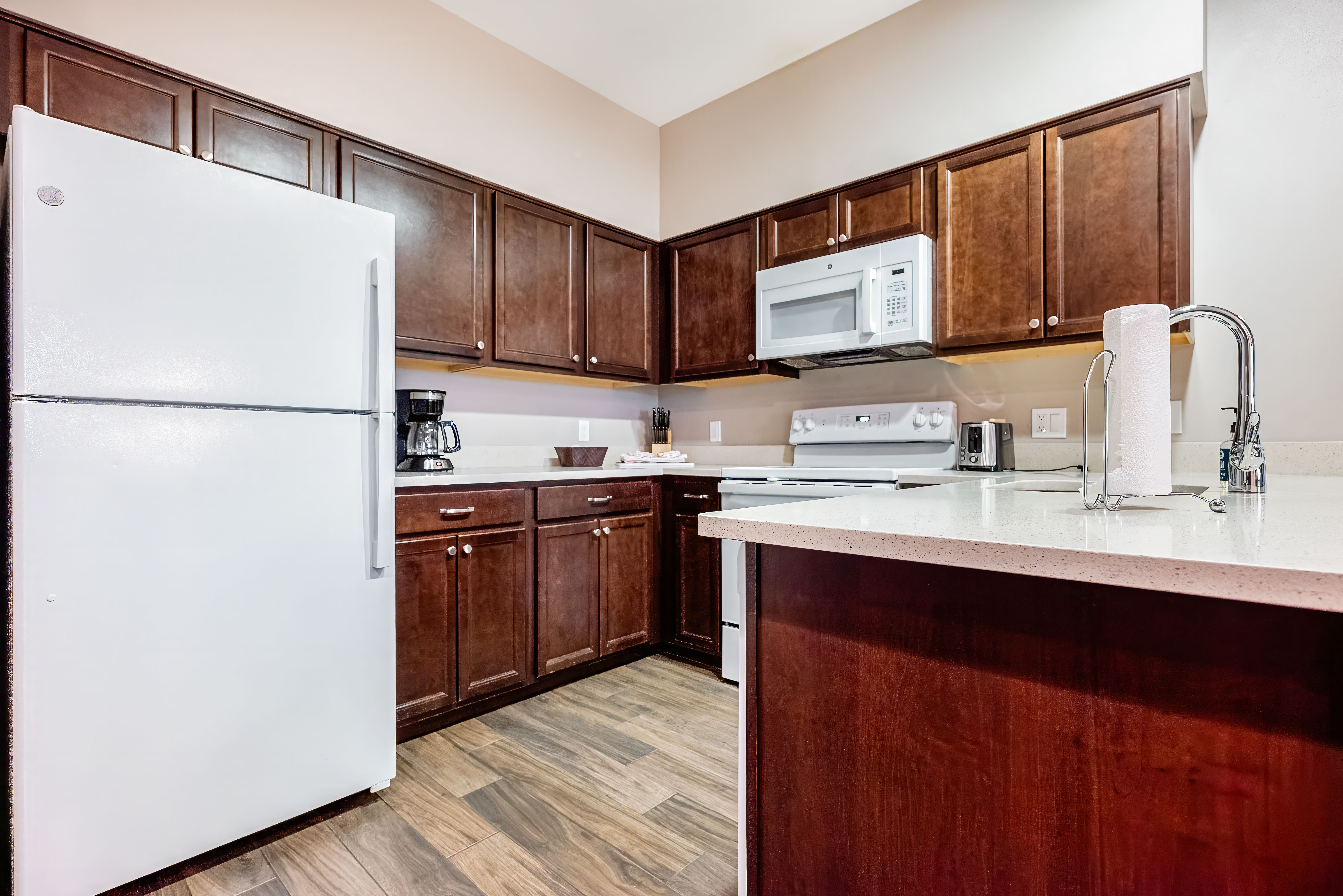 2BR in Resort near West Entrance, Pool, Hot Tub — 3