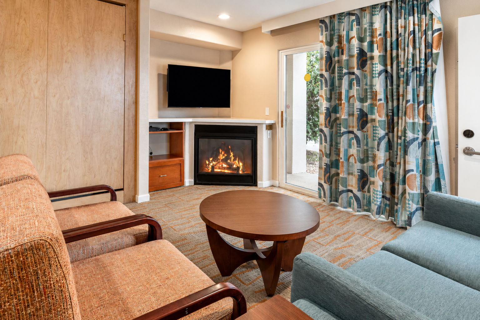 Bloom Basecamp 2BR Year-round pool & hot tub — 2